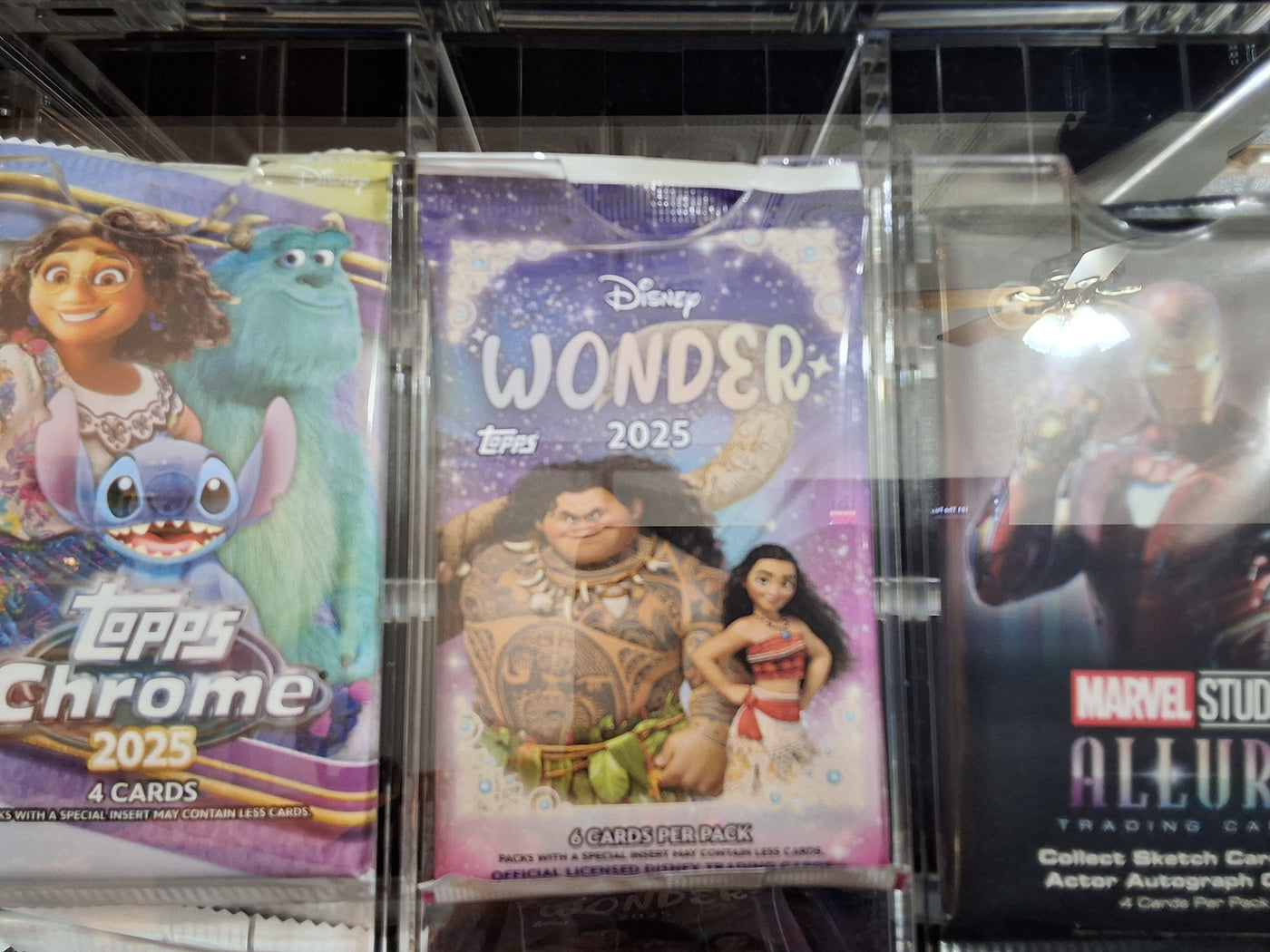 2025 Topps Disney Wonder Holiday Pack